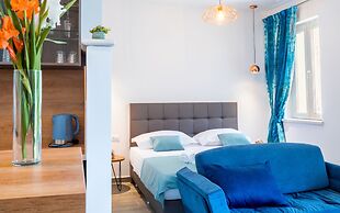 Boutique Pine Tree apartments