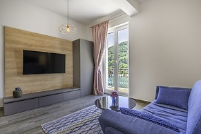 Boutique Pine Tree apartments