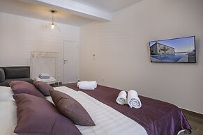 Boutique Pine Tree apartments