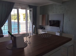 Boutique Pine Tree apartments