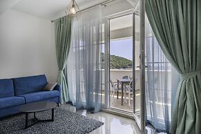 Boutique Pine Tree apartments