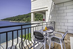 Boutique Pine Tree apartments