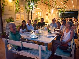 Boutique Pine Tree apartments