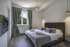 Boutique Pine Tree apartments