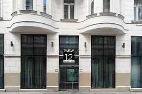 12 Revay Hotel