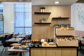 12 Revay Hotel