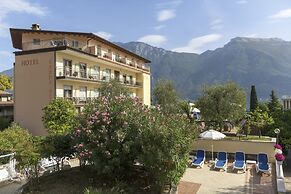 Hotel Garda Bellevue