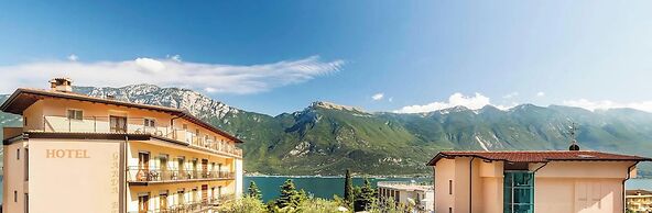 Hotel Garda Bellevue