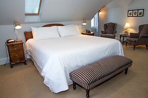 Salt Shaker Deli & Inn