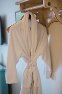 Salt Shaker Deli & Inn