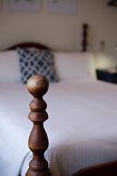 Salt Shaker Deli & Inn