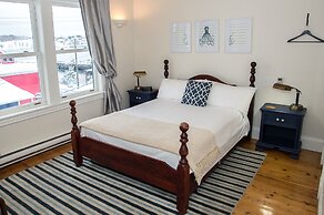 Salt Shaker Deli & Inn