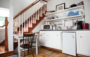 Salt Shaker Deli & Inn