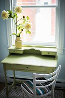 Salt Shaker Deli & Inn