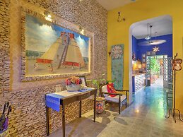 Casa Del Maya Bed & Breakfast