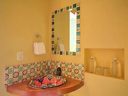 Casa Del Maya Bed & Breakfast