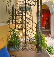 Casa Del Maya Bed & Breakfast