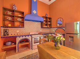 Casa Del Maya Bed & Breakfast