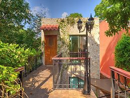Casa Del Maya Bed & Breakfast