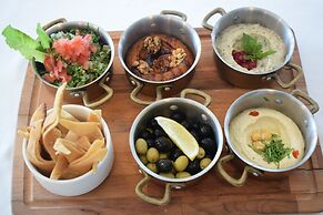 Saraya Corniche Hotel