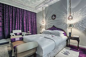 Saraya Corniche Hotel