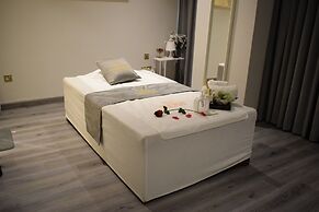 Saraya Corniche Hotel