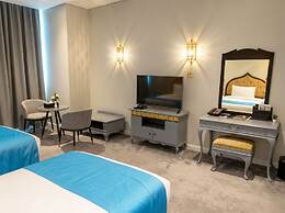 Saraya Corniche Hotel