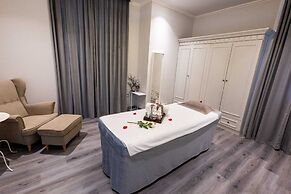 Saraya Corniche Hotel