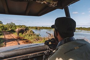 Big Game - Udawalawe by Eco Team