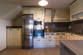 1897 Old River Mansion