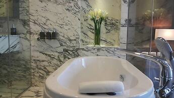 Siamese Ratchakru Residence