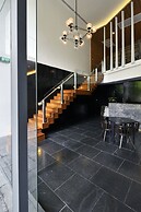 Siamese Ratchakru Residence