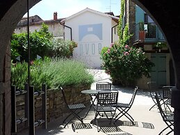 Boutique Hotel Dvor