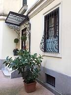 Little Rose Residence