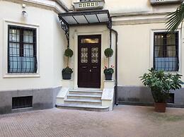 Little Rose Residence