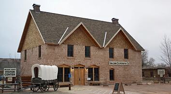 Desert Rose Resort & Cabins