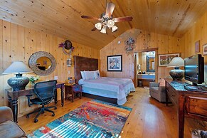 Desert Rose Resort & Cabins