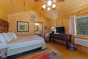 Desert Rose Resort & Cabins