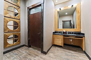 Desert Rose Resort & Cabins