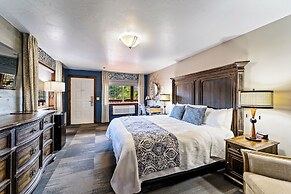 Desert Rose Resort & Cabins