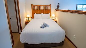 Snow Creek Lodge by Fernie Lodging Co