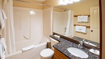 Snow Creek Lodge by Fernie Lodging Co