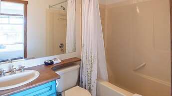 Snow Creek Lodge by Fernie Lodging Co