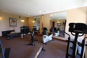 Snow Creek Lodge by Fernie Lodging Co