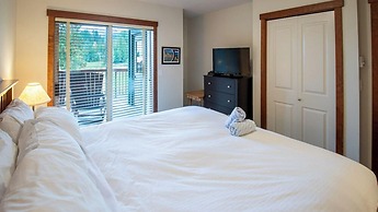 Snow Creek Lodge by Fernie Lodging Co