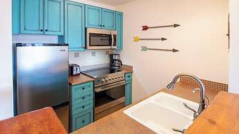 Snow Creek Lodge by Fernie Lodging Co