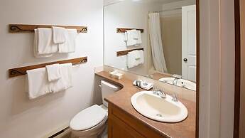 Snow Creek Lodge by Fernie Lodging Co