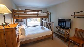 Snow Creek Lodge by Fernie Lodging Co