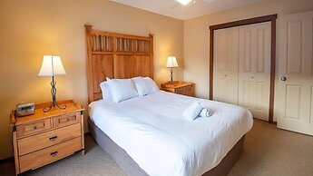 Snow Creek Lodge by Fernie Lodging Co