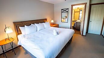 Snow Creek Lodge by Fernie Lodging Co